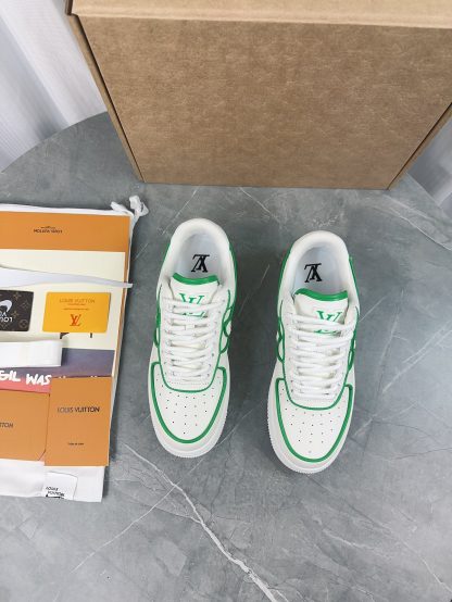 Louis Vuitton couple's co-branded sports shoes - Image 2