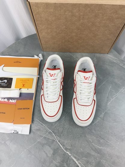 Louis Vuitton couple's co-branded sports shoes - Image 3