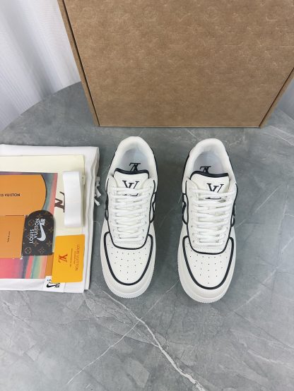 Louis Vuitton couple's co-branded sports shoes - Image 3