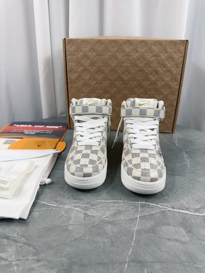 Louis Vuitton couple's co-branded sports shoes - Image 2