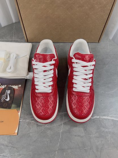 Louis Vuitton couple's co-branded sports shoes - Image 2