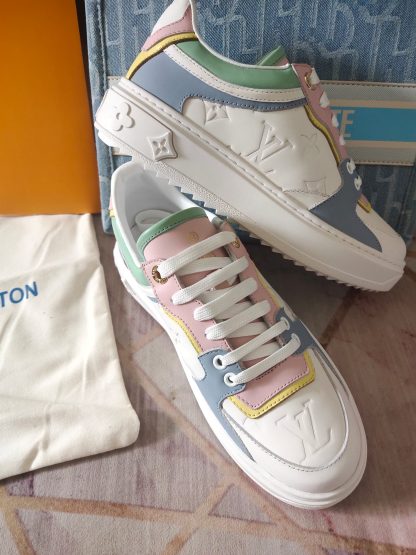 Louis Vuitton's new white thick-soled shoes for early spring - Image 2