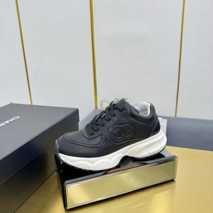 Chanel men's and women's couple's pure black classic casual dad shoes - Image 2