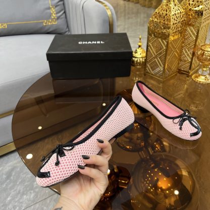 Chanel autumn and winter new pink round head with bow retro loafers - Image 2