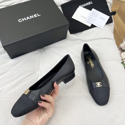 Chanel autumn and winter new small round head black retro loafers - Image 2