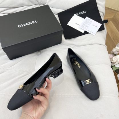 Chanel autumn and winter new small round head black shiny retro loafers - Image 2