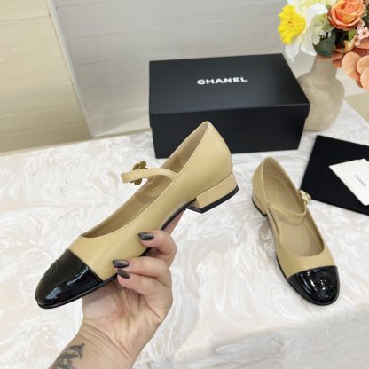 Chanel autumn and winter apricot new retro style small round head thick heel loafers - Image 2