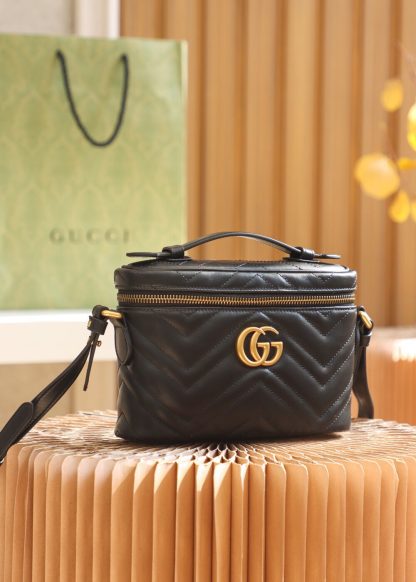 Gucci Marmont Exquisite Cute Shoulder Bag - Image 2