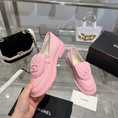 Chanel's new pink loafers for early spring - Image 2