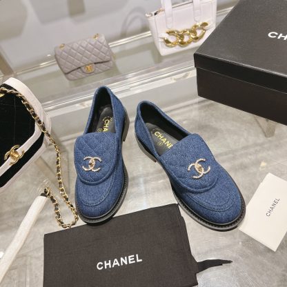Chanel's new dark blue loafers for early spring - Image 2