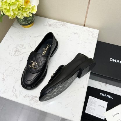 Chanel early spring black matte new temperament loafers - Image 2
