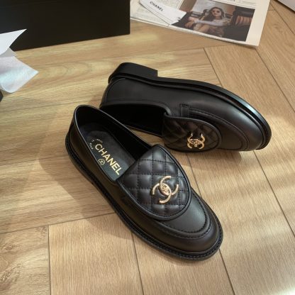 Chanel black early spring new elegant loafers - Image 2