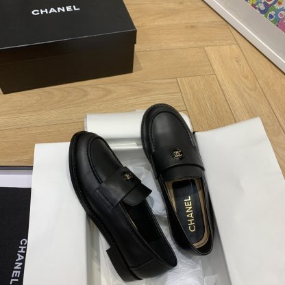 Chanel autumn and winter new black retro style small round head loafers - Image 2