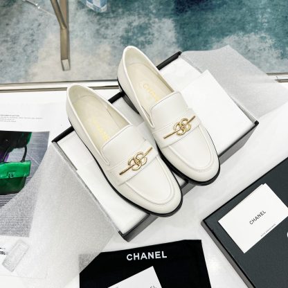 Chanel's new white loafers for early spring, good-looking and comfortable, heel height 2.5cm - Image 2