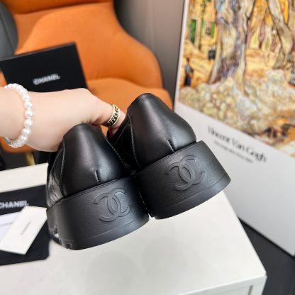 Chanel autumn and winter delicate small round head slim black matte loafers - Image 2