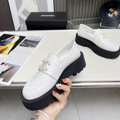 Chanel autumn and winter series new retro style small round head white loafers - Image 2