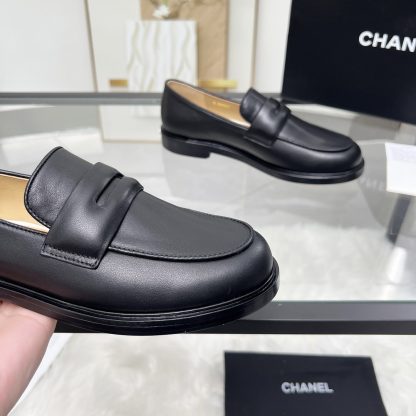 Chanel black early spring new small round head delicate loafers - Image 2