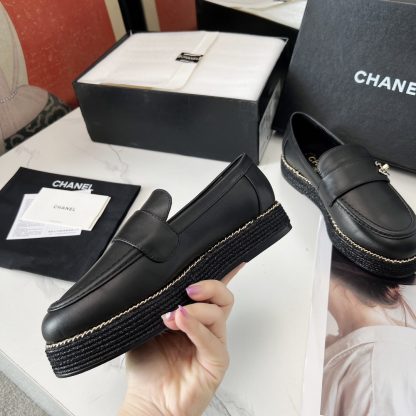 Chanel's new four seasons retro style small round head black loafers - Image 2