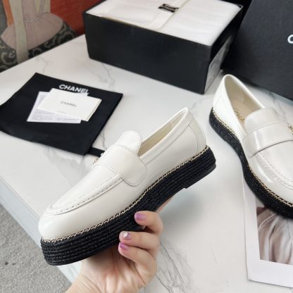 Chanel's new four seasons retro style small round toe white loafers - Image 2