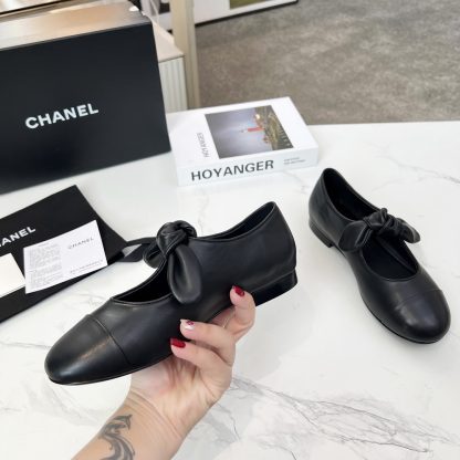 Chanel black autumn and winter retro style small round head with bow loafers - Image 2