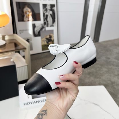 Chanel white autumn and winter retro style small round head with bow loafers - Image 2