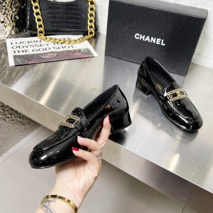 Chanel Early Spring Dance Shoes Series Small Round Toe Black Shiny Loafers Heel Height 3cm - Image 2