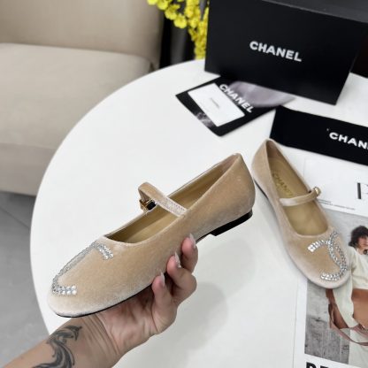 Chanel Spring/Summer Dancing Shoes Collection Apricot Hot Brick Loafers - Image 2