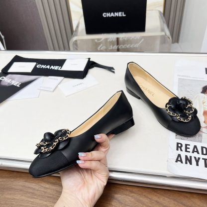 Chanel black spring and summer dancing shoes series small round toe with camellia loafers - Image 2