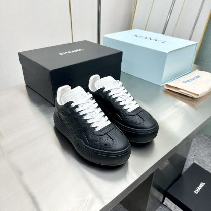 Louis Vuitton platform casual sneakers - Image 2