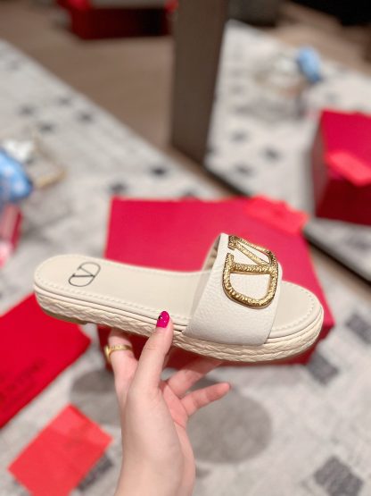 VALENTINO exquisite minimalist white slippers - Image 3