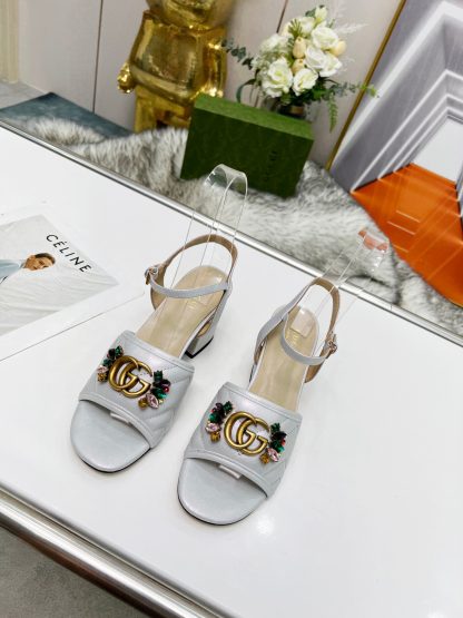 Gucci's new spring and summer rhinestone buckle round-toe thick-heeled sandals - Image 2