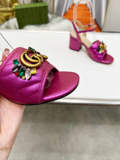Gucci's new spring and summer rhinestone buckle round-toe thick-heeled sandals - Image 2