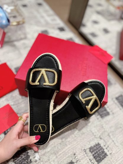VALENTINO stylish and sophisticated slippers - Image 3