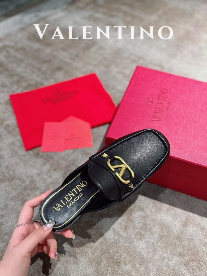 VALENTINO Fashion V Buckle Metal Element Open-Toed Sandals - Image 3
