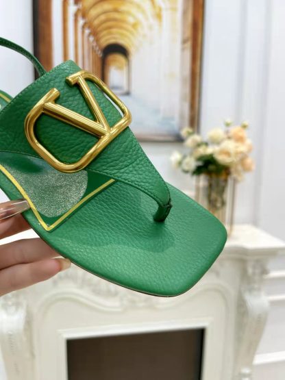VALENTINO fashionable and versatile thong sandals - Image 3