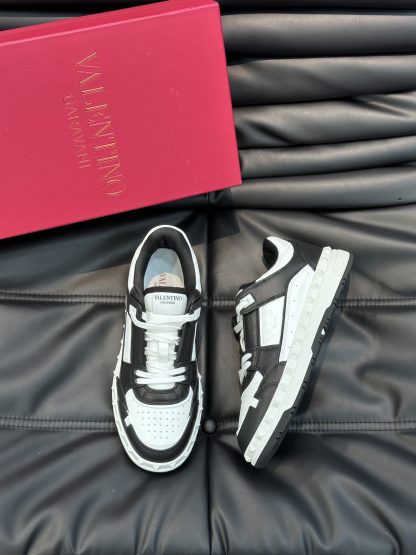VALENTINO low-top sneakers in calfskin with rivets - Image 2