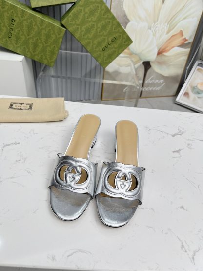 Gucci Interlocking G slide sandals - Image 2
