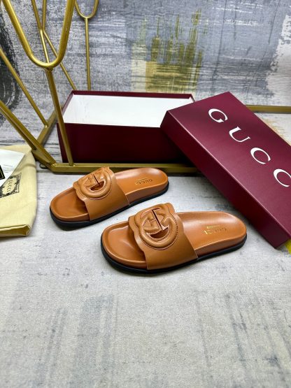 Gucci Interlocking G Leather Slippers - Image 2