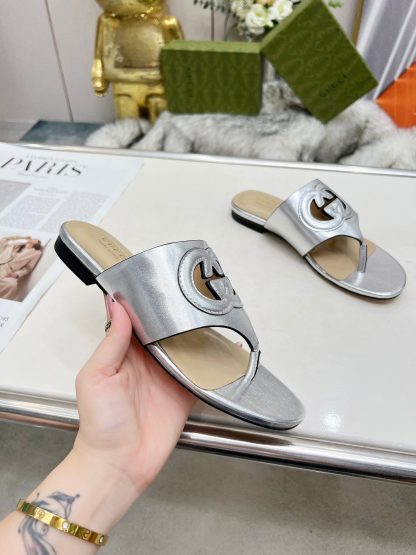 Gucci flip flops - Image 3