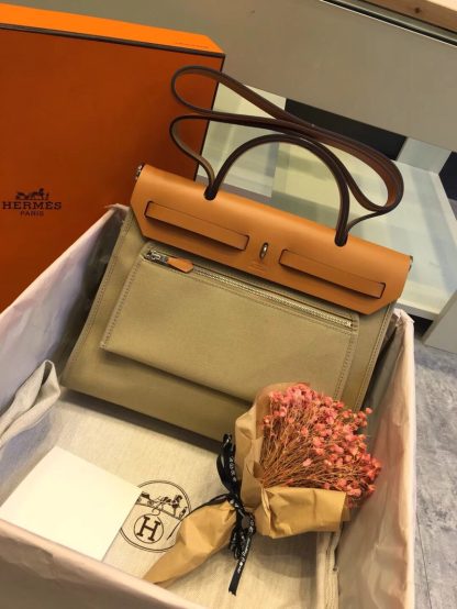Hermes Brown Daily Crossbody Bag 31cm Khaki Light Brown Universal Edition for Men and Women - Image 2