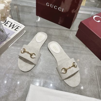 Gucci Horsebit Women's Beach Sandals - Image 2