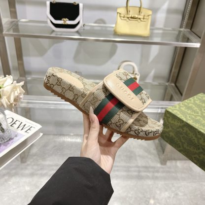 Gucci Unisex G Slippers - Image 2