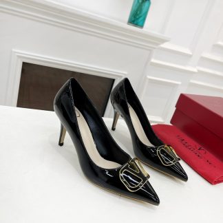 VALENTINO exquisite large V buckle high heels