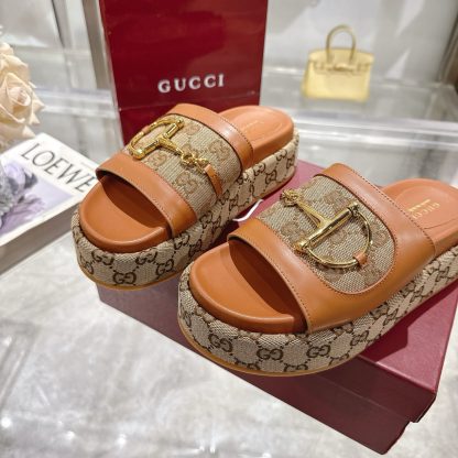 Gucci women's platform sandals - Image 2