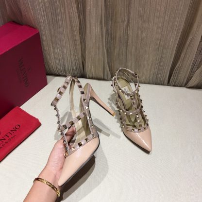 VALENTINO Exquisite Patent Leather Luxurious Studded High Heels - Image 3
