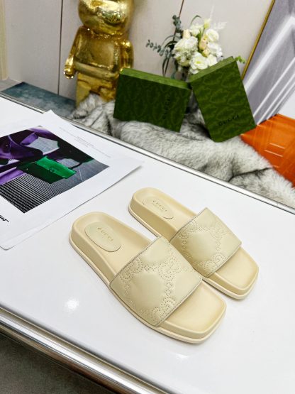 Gucci women's flat slippers
