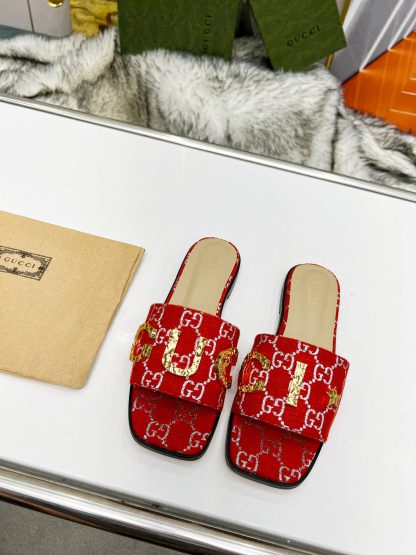 Gucci women's flat slippers - Image 2