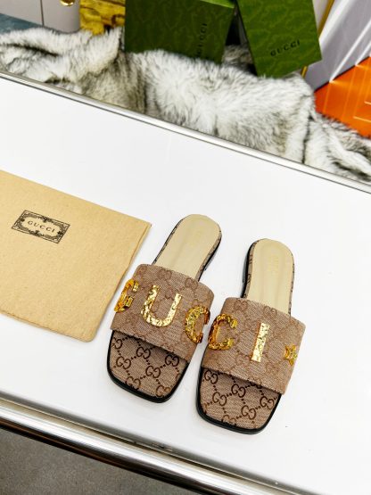 Gucci women's flat slippers - Image 2