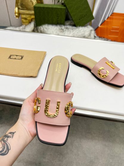 Gucci women's flat slippers - Image 3