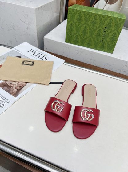 Gucci women's flat slippers - Image 2